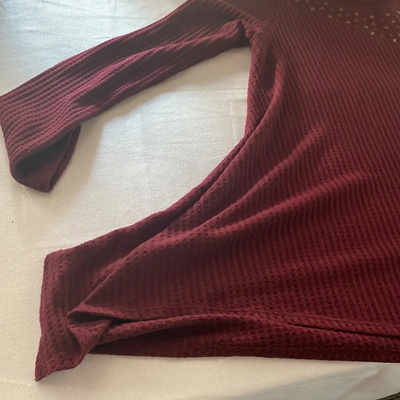 Knox Rose Deep Wine Color Long Sleeve Shark bite hem Sz S - Picture 6 of 7